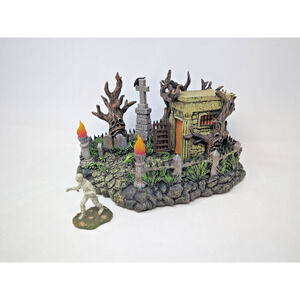 2005 Mummy’s Tomb Hawthorne Halloween Village Universal Monsters w/ figure READ